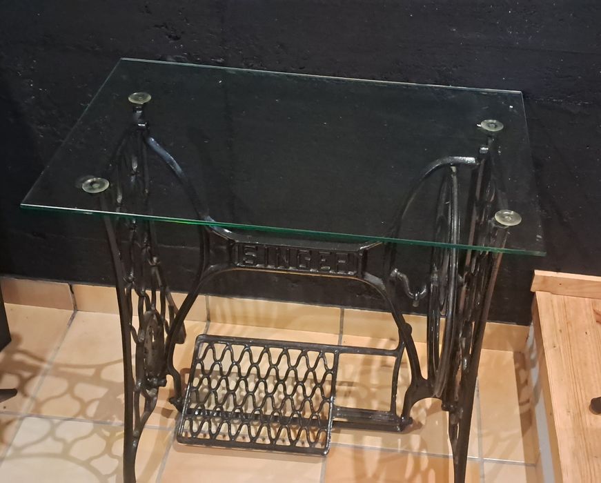 Mesa em Vidro máquina Singer
