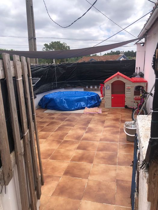 Alugo casa em outeiro da cabeça