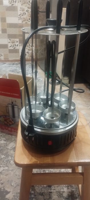 Електрошашличниця на 6 шампурів