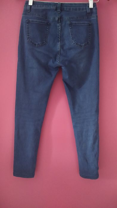 Dżinsy przylegające