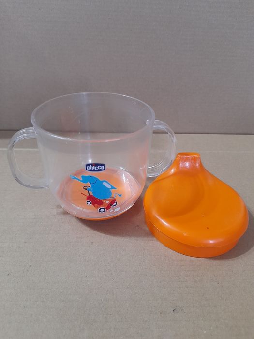 Copo com tampa para bebés