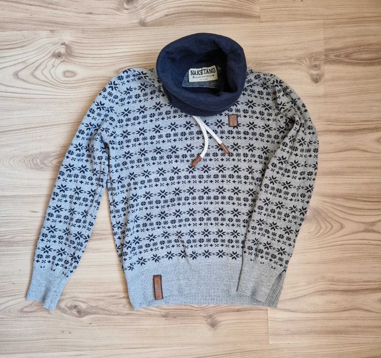 Oryginalny damski sweter z golfem Naked