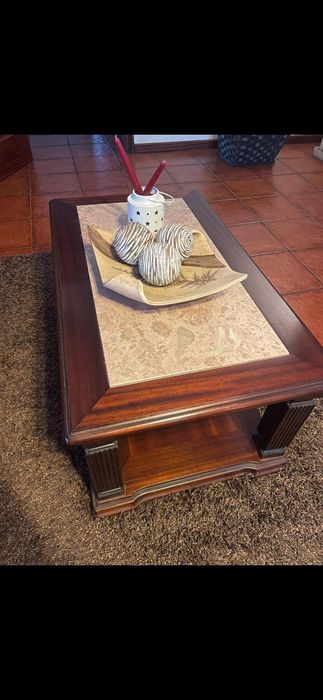 Vendo conjunto de sofás e mesa de centro