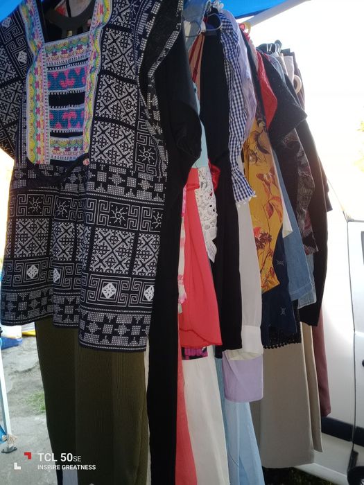 Vendo roupa de mulher usada, com pouco uso, vários tamanhos .