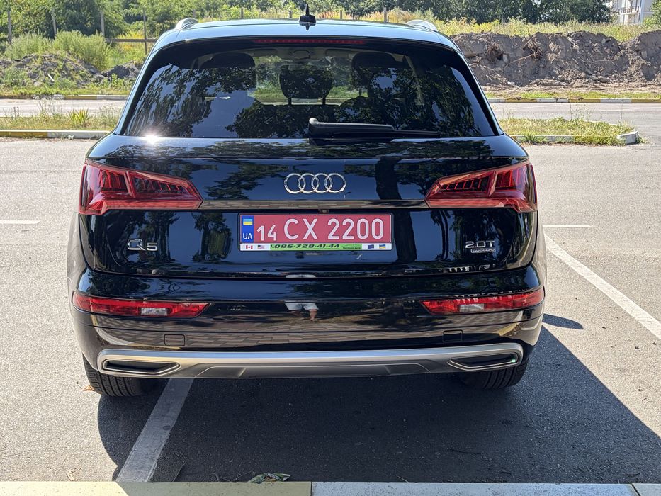 Продаж авто  Ауді Q5
