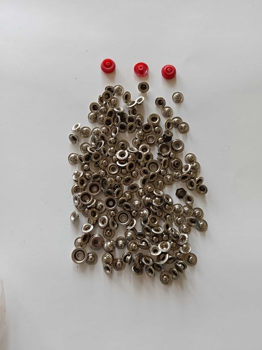 Кнопки (закльопки) для одягу