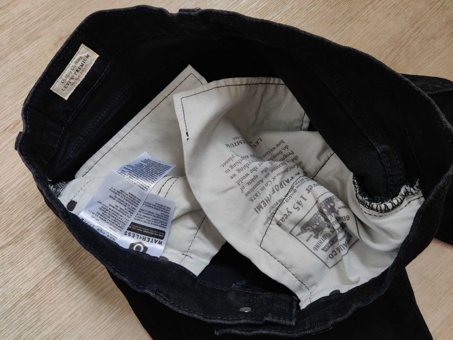 Чоловічі  чорні стрейчеві джинси левіс 30-32 р пояс 40-41 см Levis 519