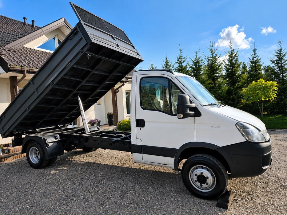 Usługi minikoparką / Koparko-ładowarka / Traktor z glebogryzarka separacyjną / Wywrotka  3.5t