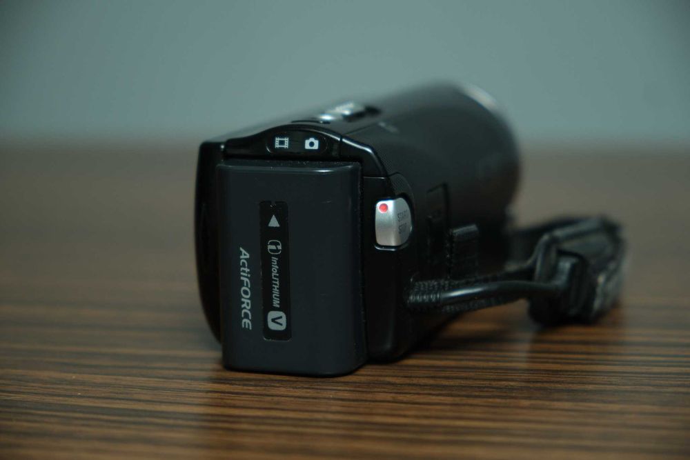 Відеокамера Sony HDR-CX250E Black