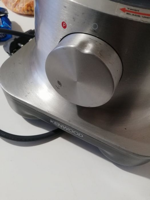 Блендер Kenwood.