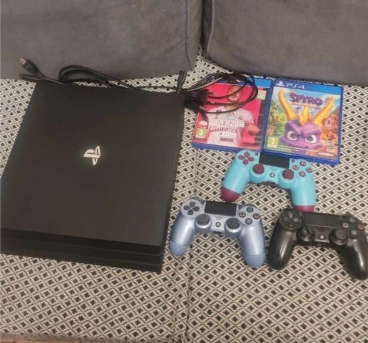 Playstation 4 Pro PS4 1TB konsola pady gry zestaw