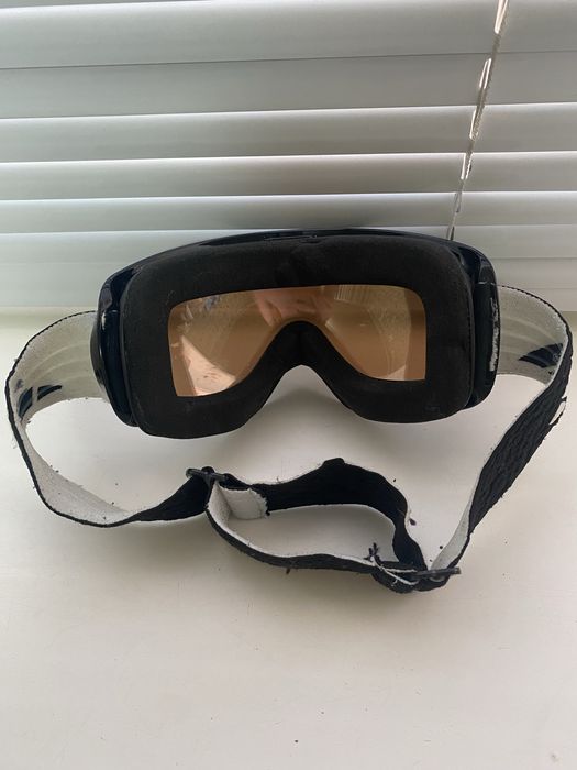 Лижні окуляри.