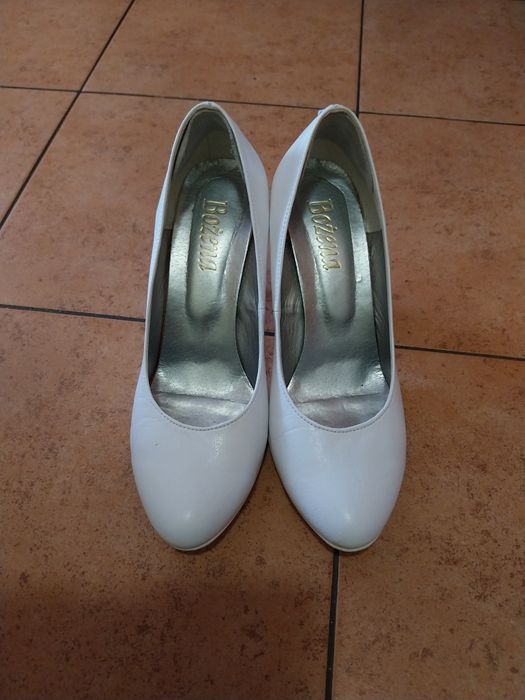 Sprzedam biale weselne buty