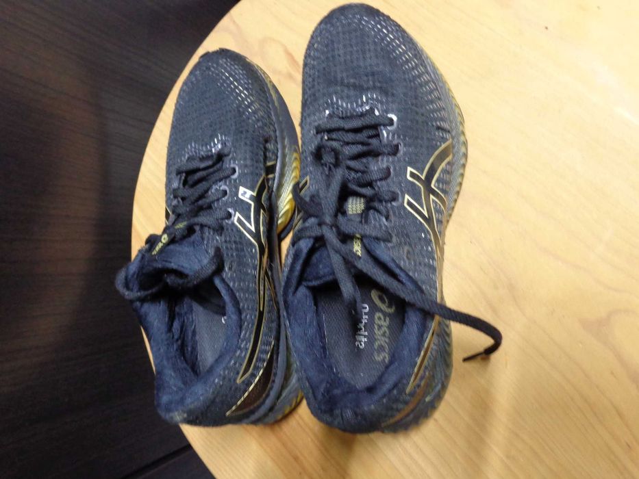 Sapatilhas Asics Black / Pure Gold