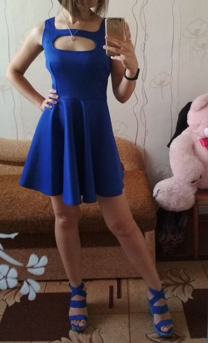 Продам платье. Кому?