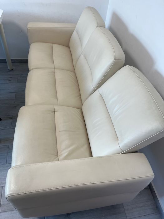 Шкіряний диван бежевий