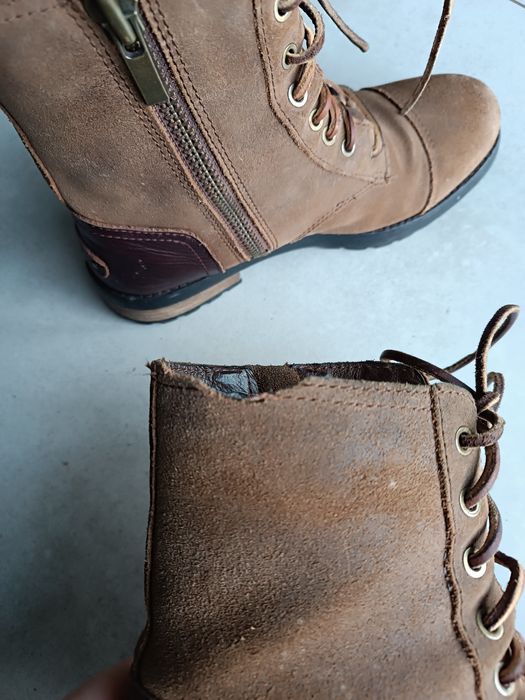 Buty zimowe skórzane śniegowce UGG 39