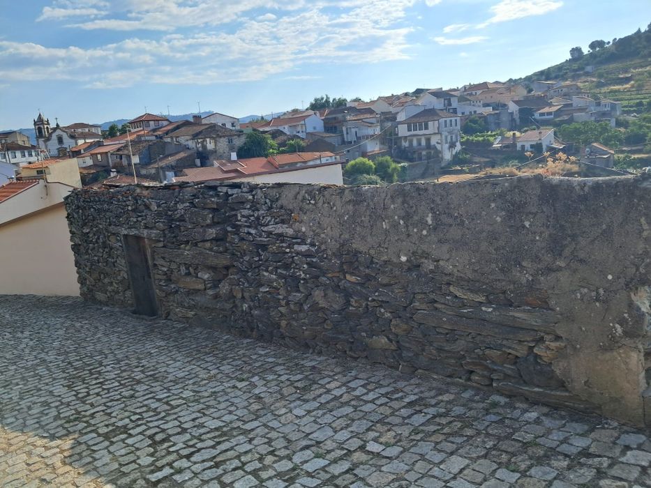 Vendo Propriedade para Reconstrução