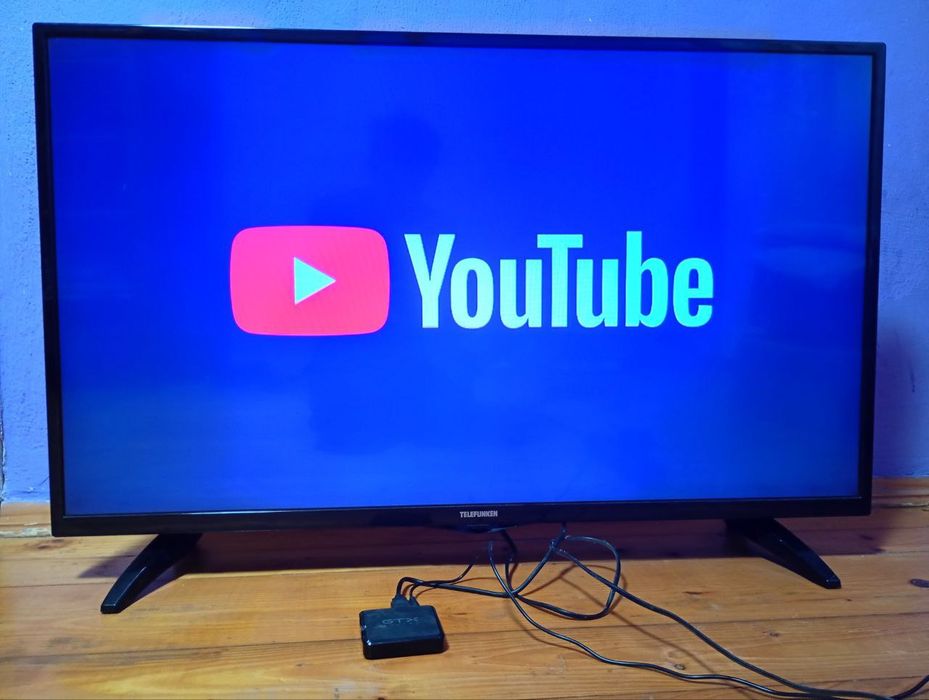 Смарт панель телевізор  TELEFUNKEN