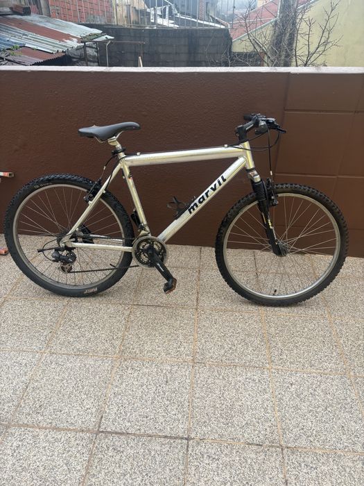bicicleta de montanha (BTT) da marca Marvil.