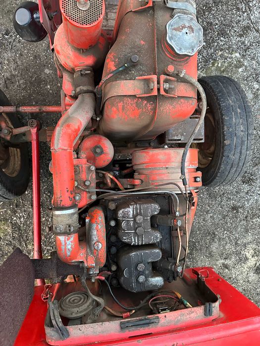 Traktor Władimirec t25