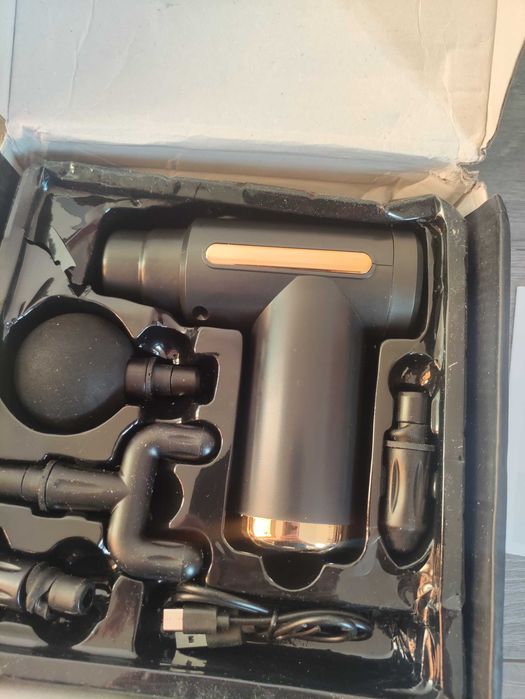 Масажні новий має різні насадки та режими