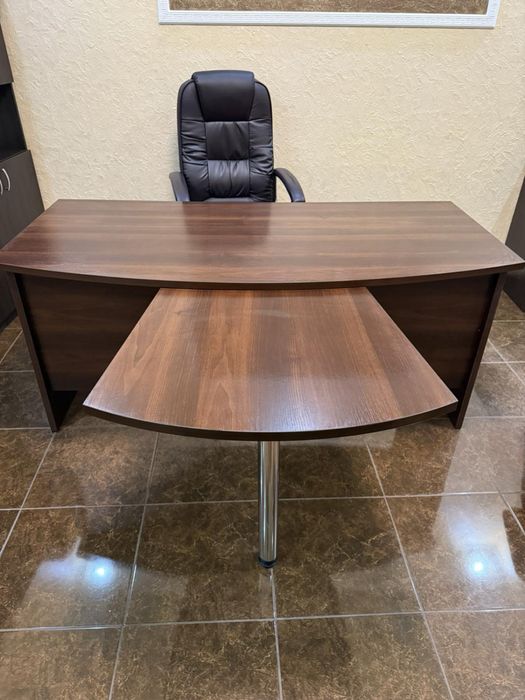 Стіл офісний , колір дерева