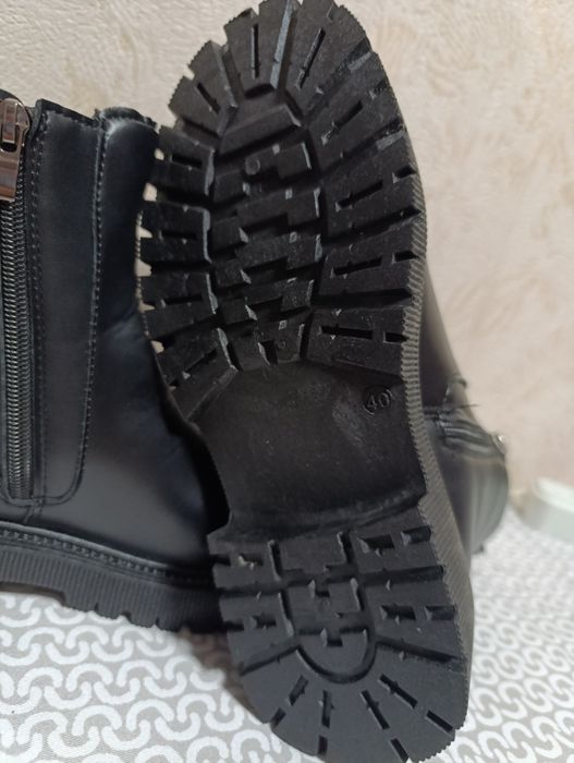 Зимові черевики 39-40 р-р
