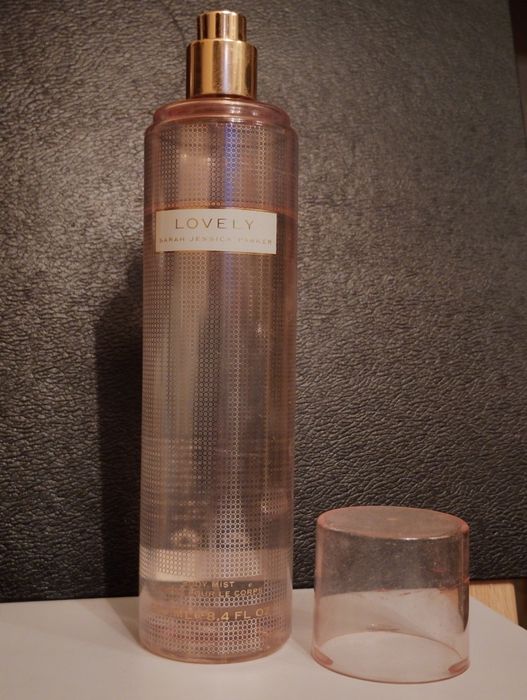 Mgiełka do ciała Sarah Jessica Parker Lovely 250 ml