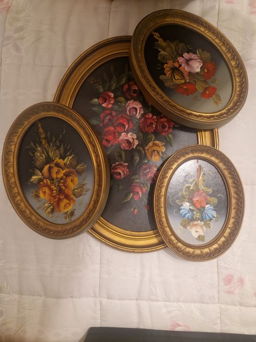 Quadro oval pintado a óleo