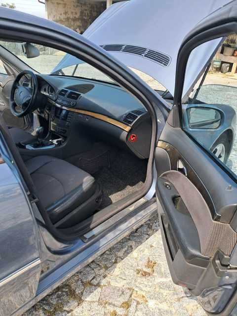 Mercedes-Benz E 220 CDI Avantgarde