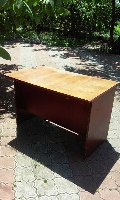 Столи письмові, кухонні тумби