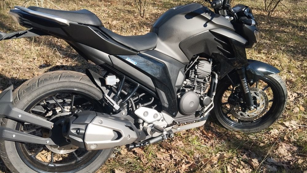 Мотоцикол Yamaha FZN 250 Naked