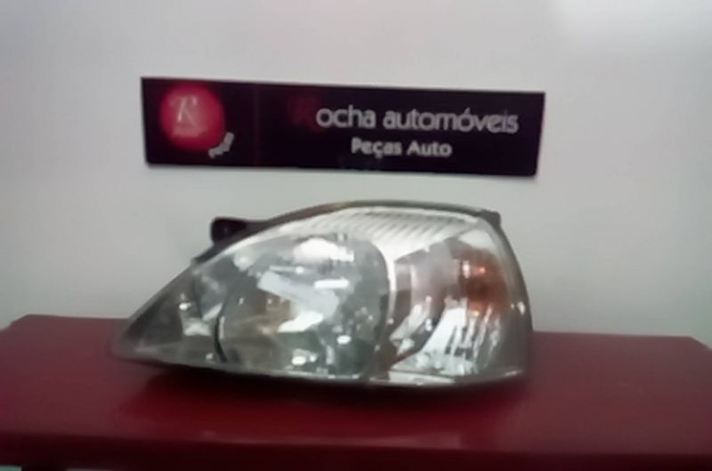 Ótica Esq Kia Rio Três Volumes (Dc_)