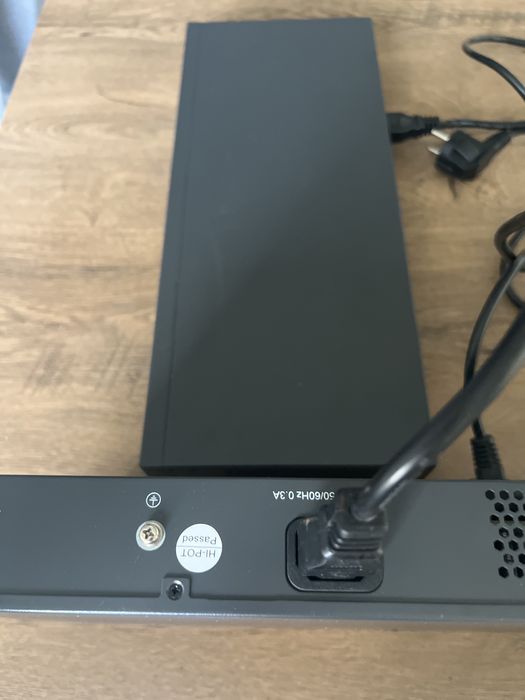 Комутатор TP-link 16 port