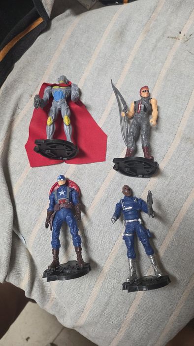 Bonecos avengers mattel