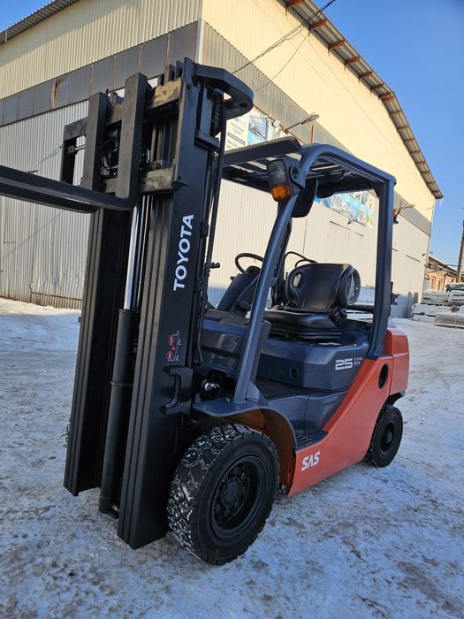 Навантажувач Toyota газ/бензин. Вилочный погрузчик Тойота 2,5 тонни
