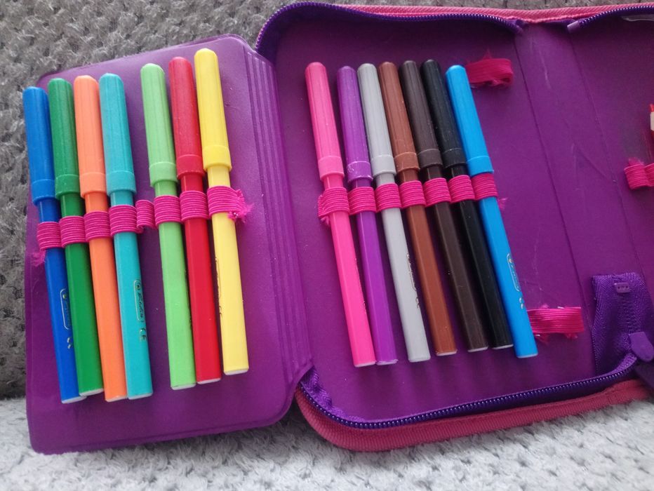 Piórnik z wyposażeniem