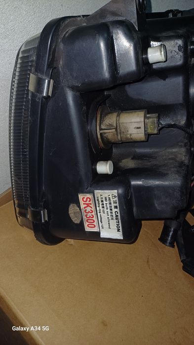 Lampa prawa chrysler 300 C  ring