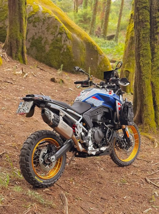 BAIXA DE PREÇO - BMW F 900 GS Trophy – Configuração Completa de Fábrica + Acessórios Aftermarket