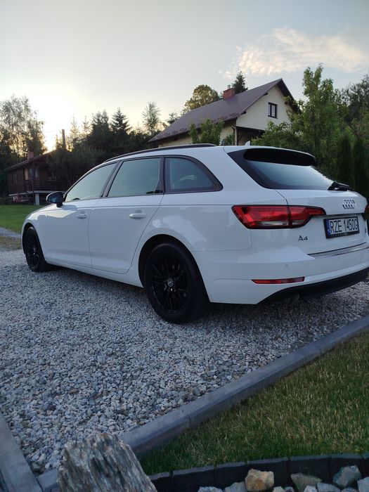 AUDI A4 Avant  2.0 TDI Manual Super Stan