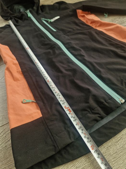 Жіноча куртка The North Face на мембрані DryVent S