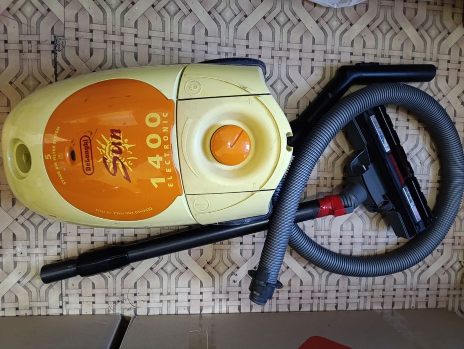Пылесос DeLonghi 1400