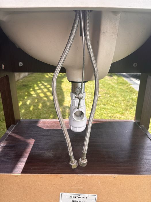 Szafka umywalka bateria umywalkowa