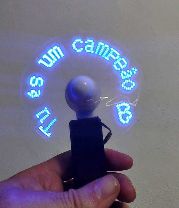 Ventilador com mensagem ou publicidade, rotativa.