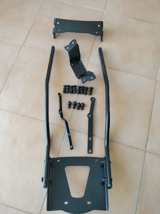 Suporte de top case Givi para Yamaha MT 125