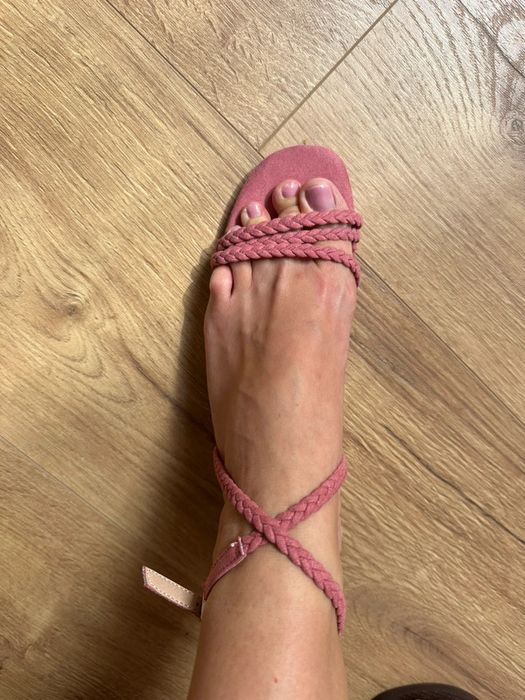 Sandałki wizytowe 38