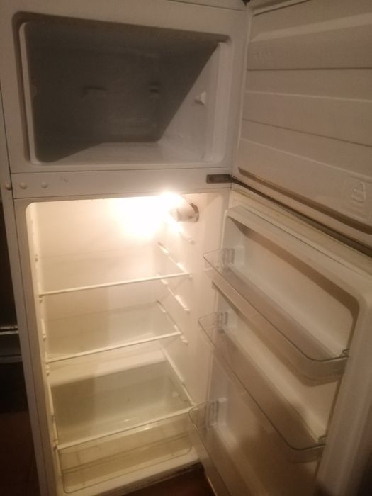 Frigorífico teka em bom estado..