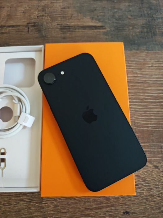 iPhone 16e 6.1" 128GB Preto Versão e-sim Bom estado Aceito Retomas