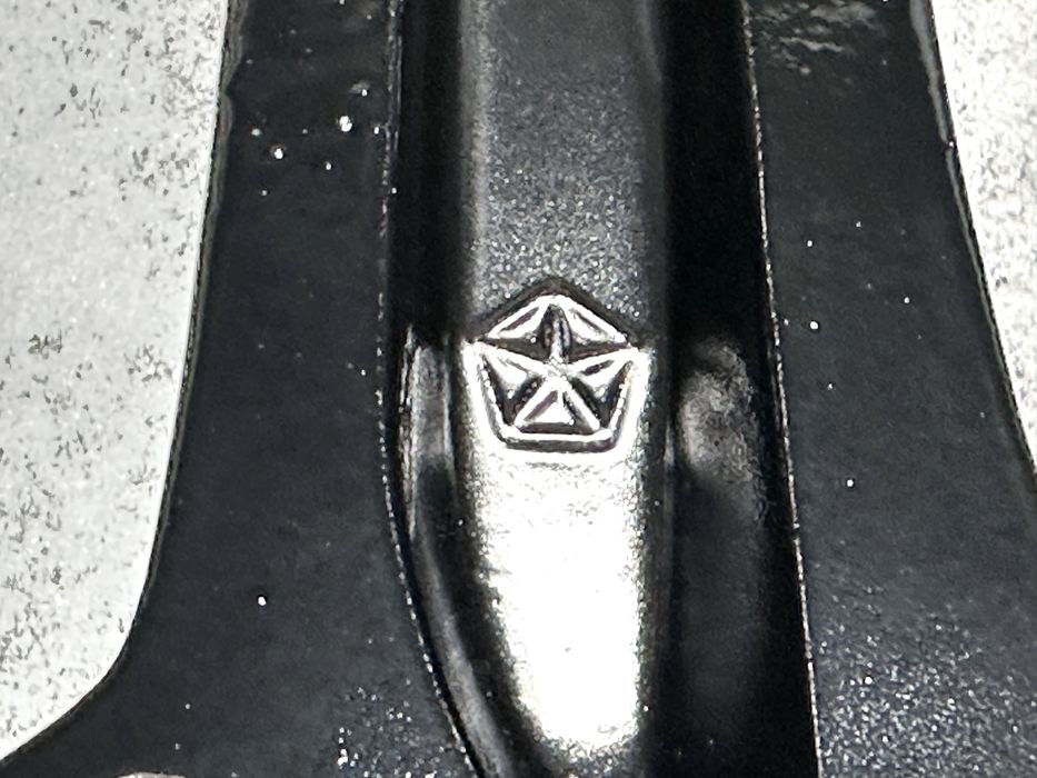 диски R18 7.5j ET24 5x115 dia71.6 Chrysler 300C